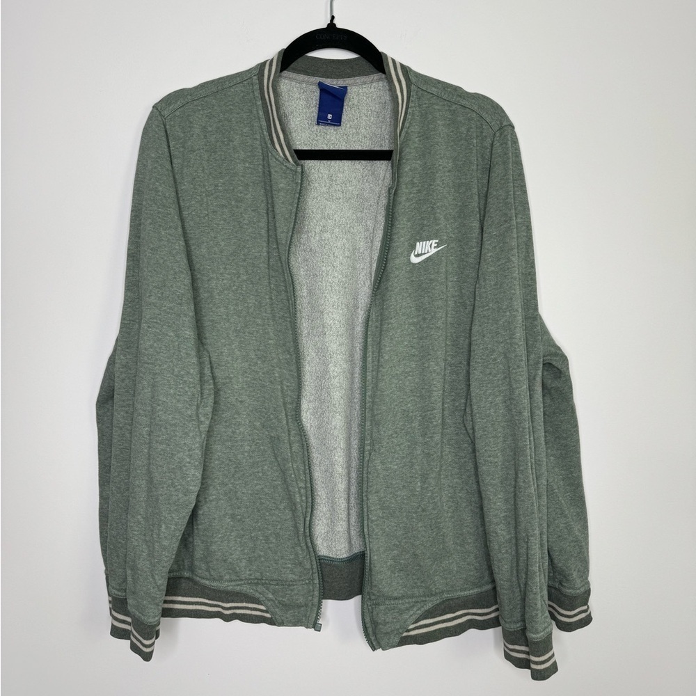 Nike varsity cott stripes jacket sizee 1X